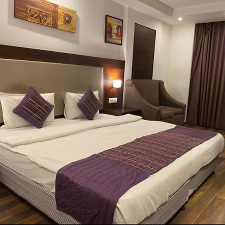 Hotel Le Roi Near New Delhi Railway Station Exterior photo