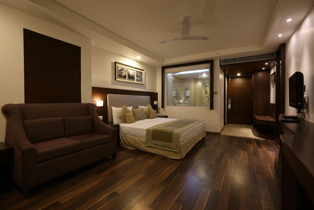 Hotel Le Roi Near New Delhi Railway Station Exterior photo