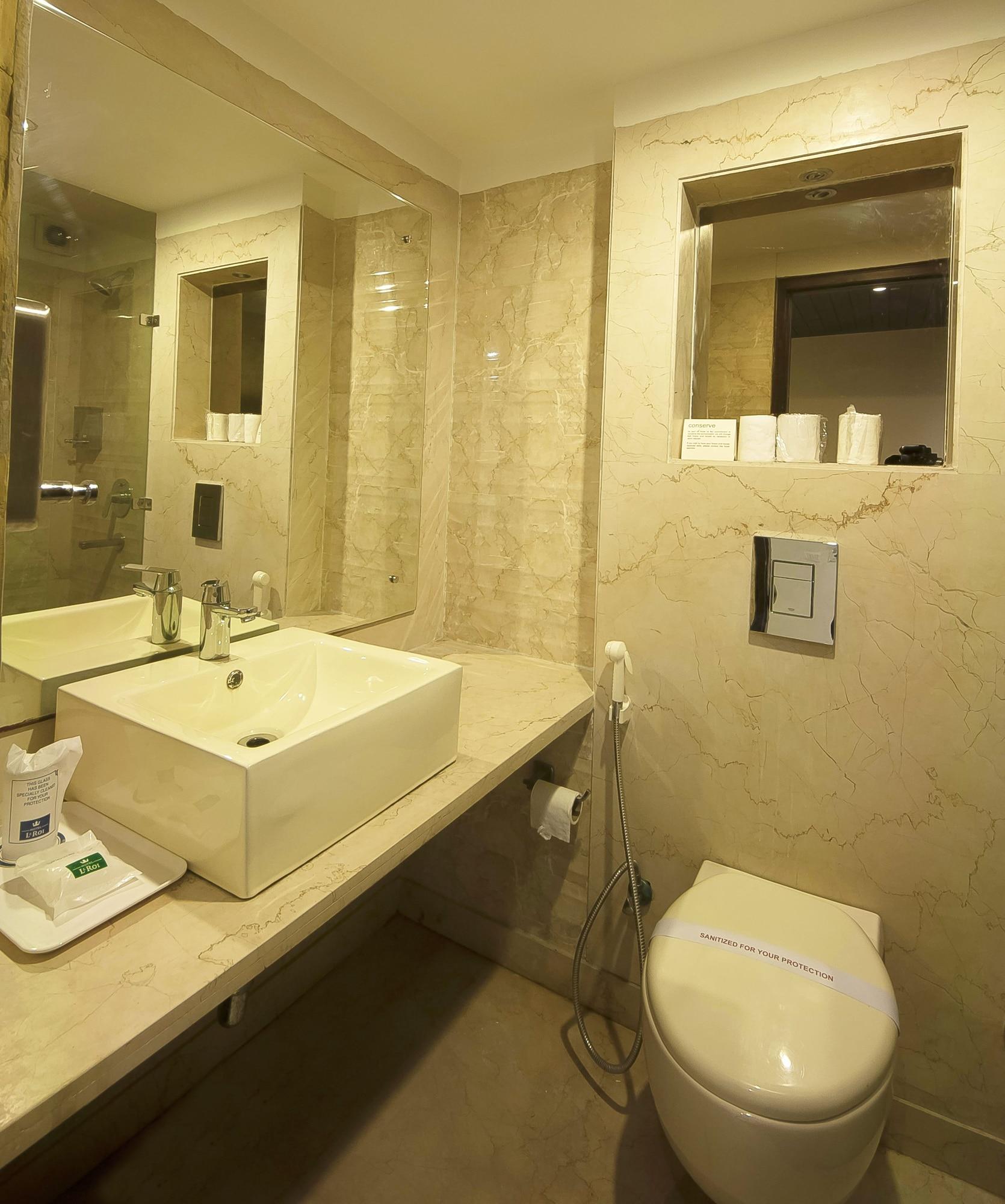 Hotel Le Roi Near New Delhi Railway Station Exterior photo