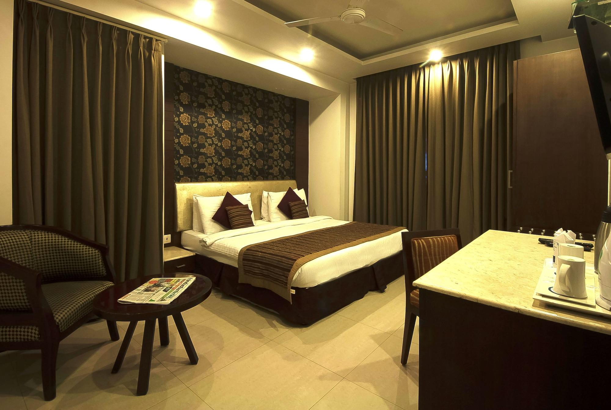 Hotel Le Roi Near New Delhi Railway Station Exterior photo