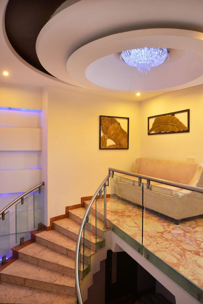 Hotel Le Roi Near New Delhi Railway Station Exterior photo
