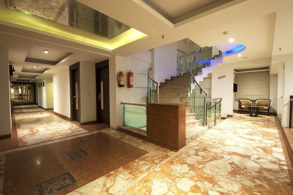 Hotel Le Roi Near New Delhi Railway Station Exterior photo