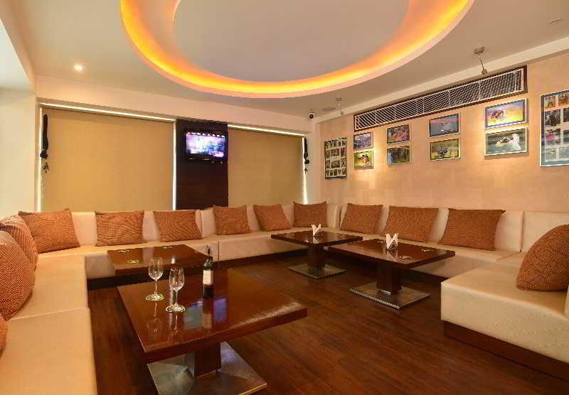 Hotel Le Roi Near New Delhi Railway Station Exterior photo