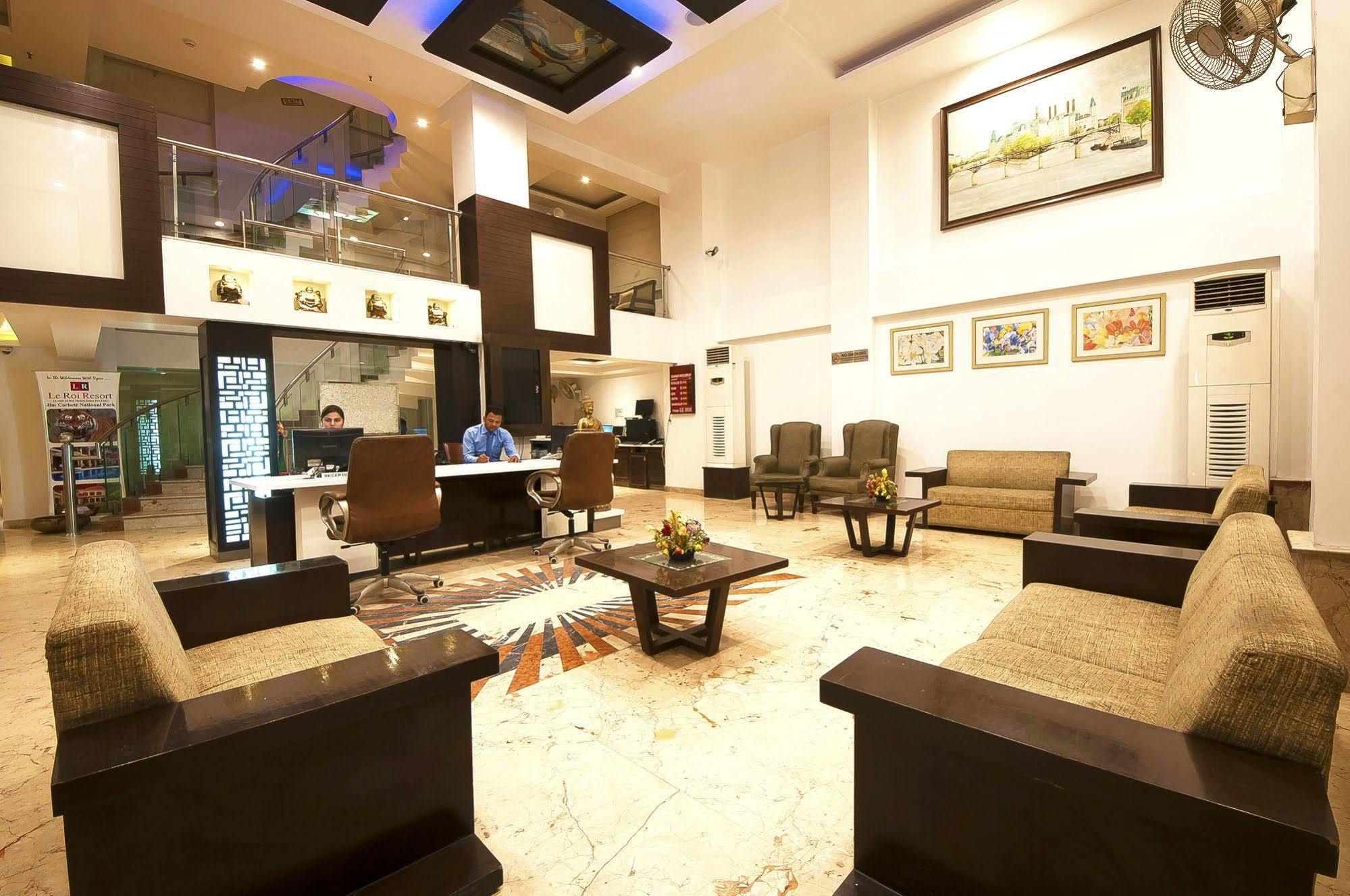 Hotel Le Roi Near New Delhi Railway Station Exterior photo