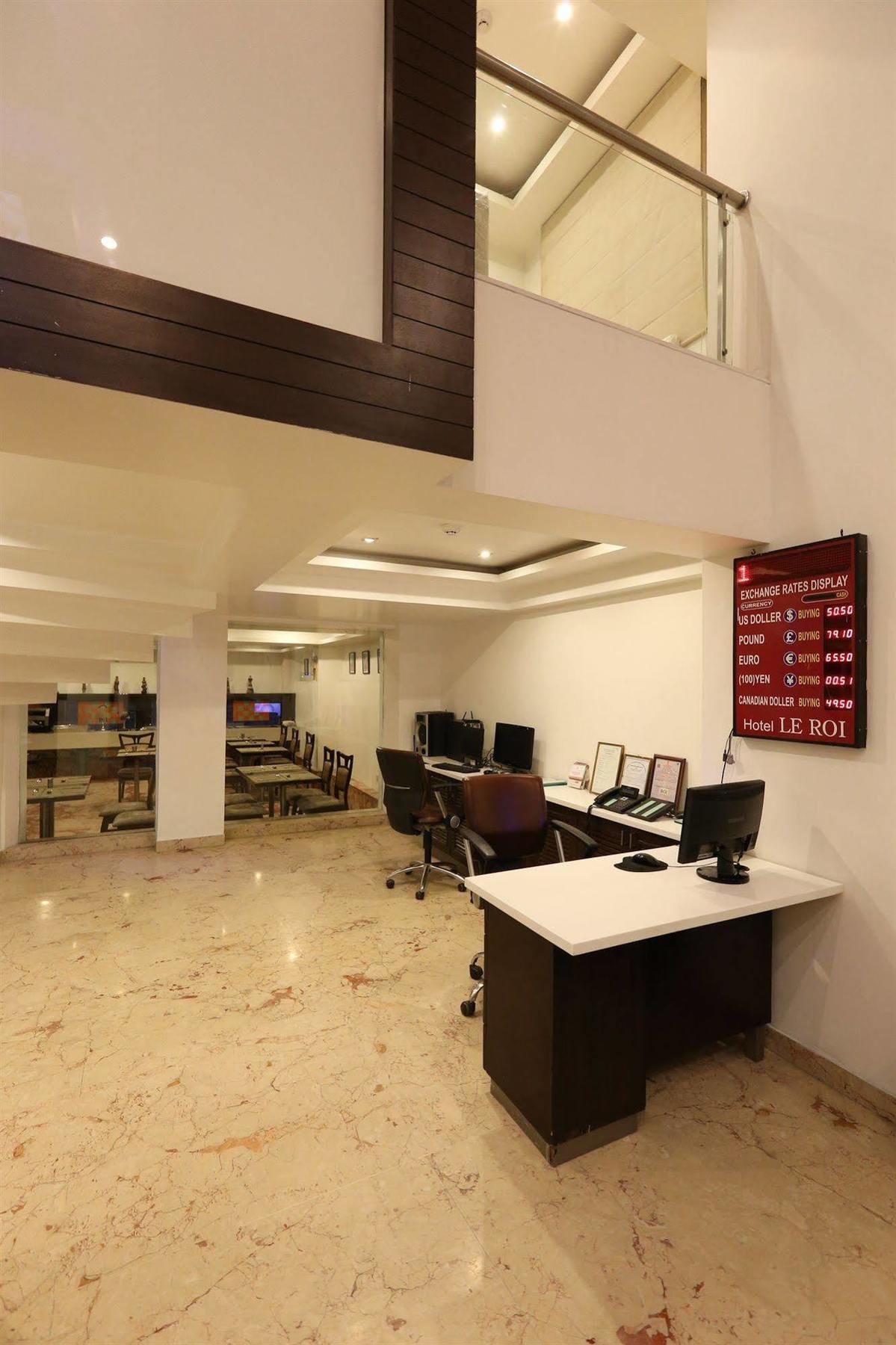 Hotel Le Roi Near New Delhi Railway Station Exterior photo